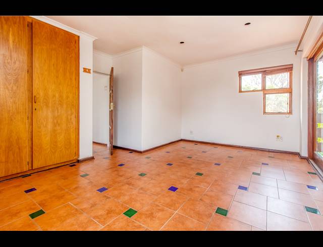 4 BEDROOM FREEHOLD FOR SALE IN WELTEVREDEN PARK